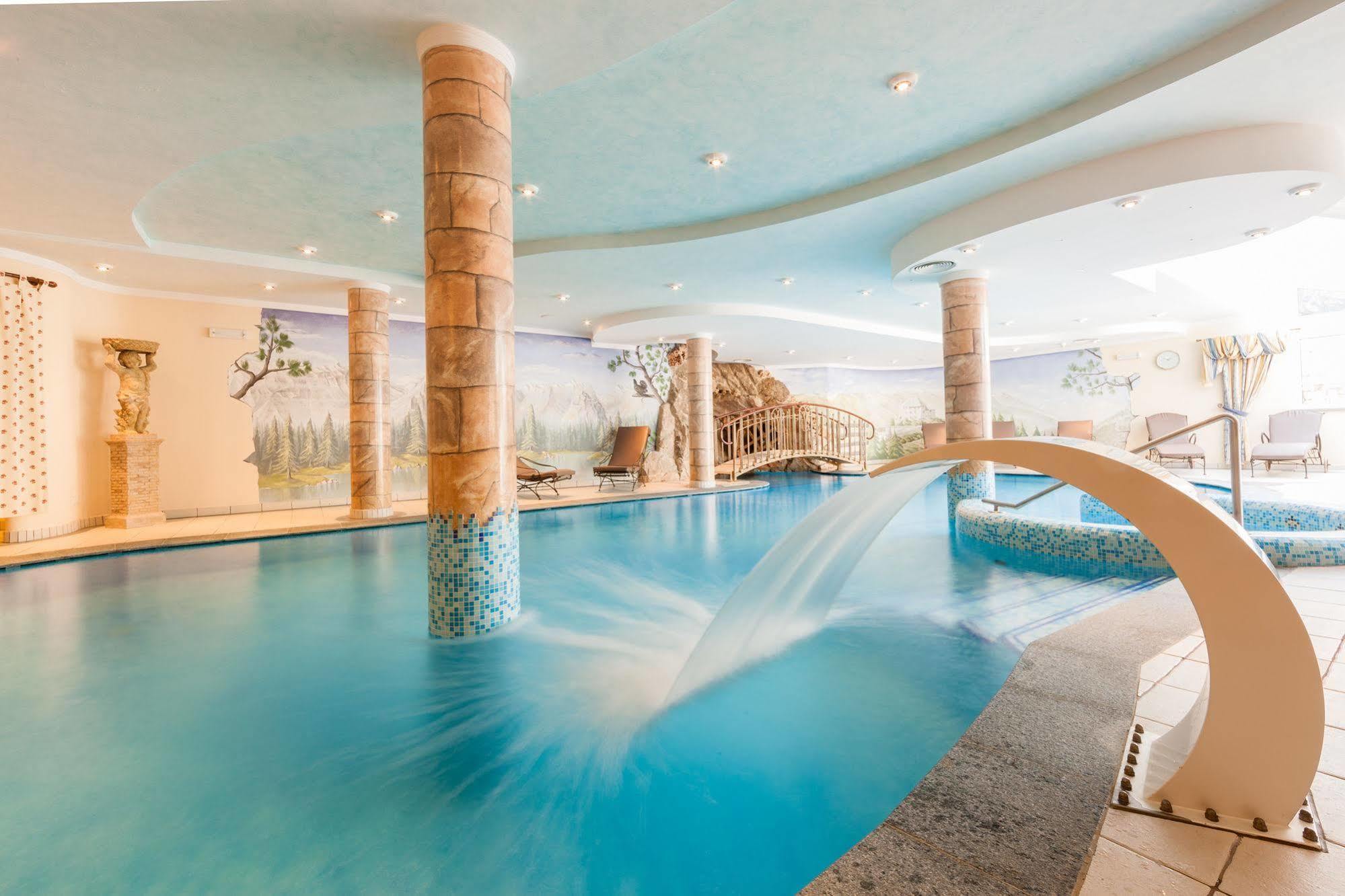 โดลเช วีตา โฮเทล ยักด์โฮฟ Hotel ลาเซส ภายนอก รูปภาพ